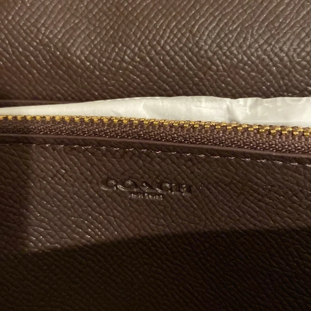 Coach Shimmering Red Crossbody Clutch, Never used with original packing - Picture 5 of 11